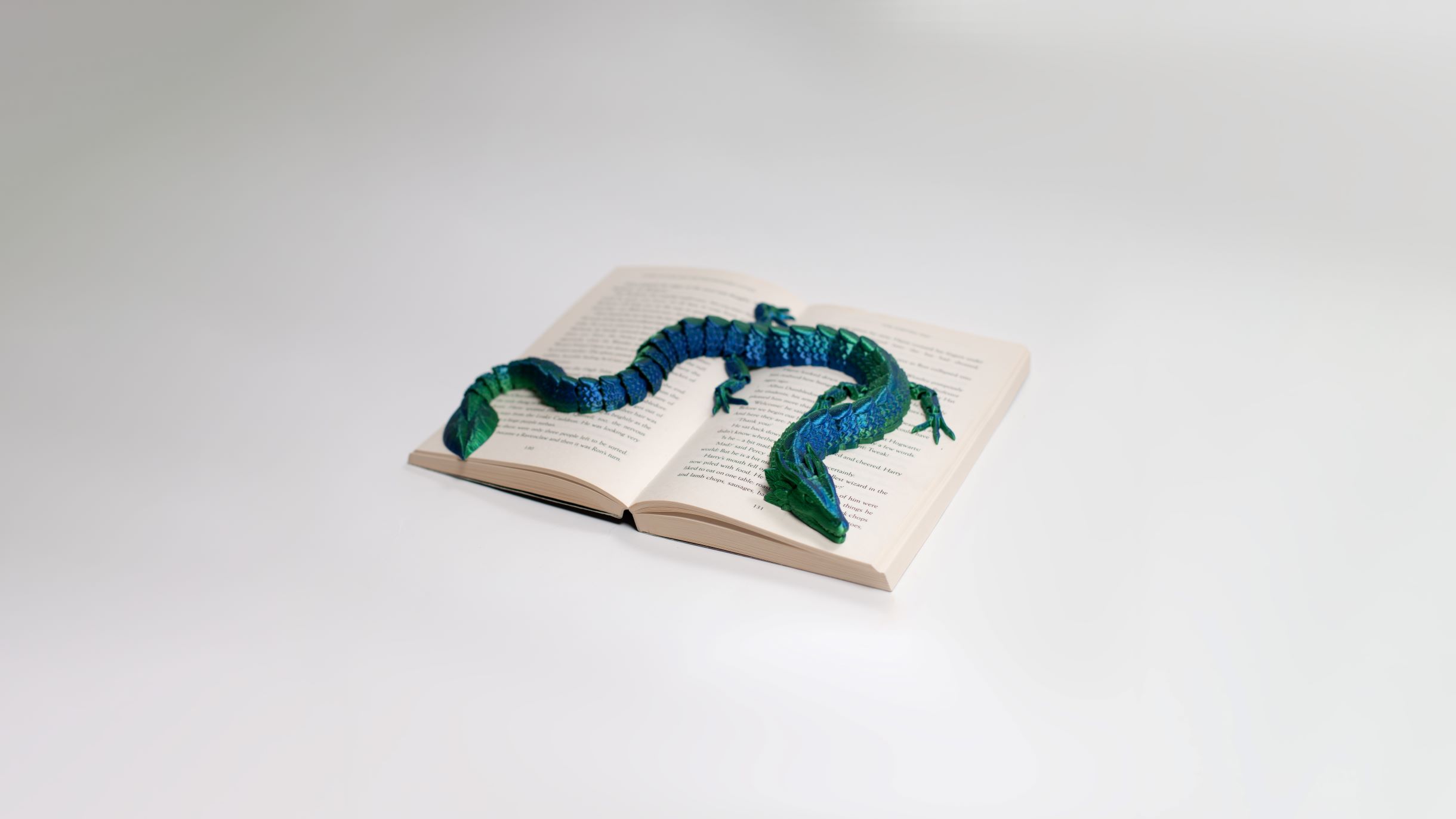 Kustīga pūķa figūriņa